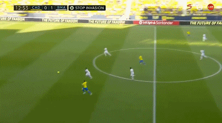 天空：谢什科在对热刺的比赛中膝盖受伤，将至少伤缺一个月（天空体育：谢什科对阵热刺膝盖受伤，至少缺阵一个月）