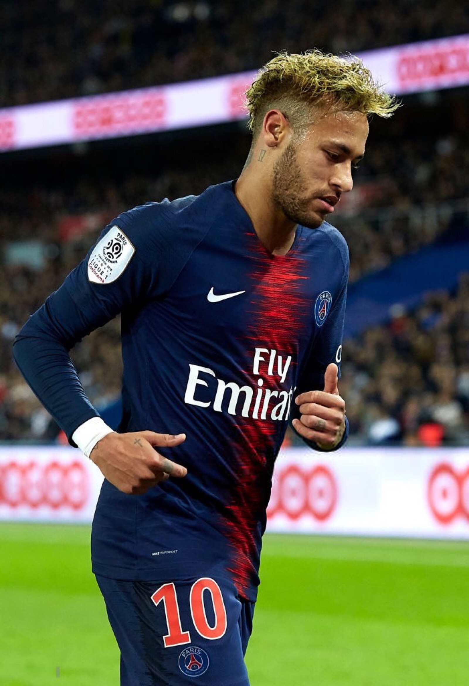 掘金稳扎稳打保持强队气质（掘金稳步前行彰显强队风范）