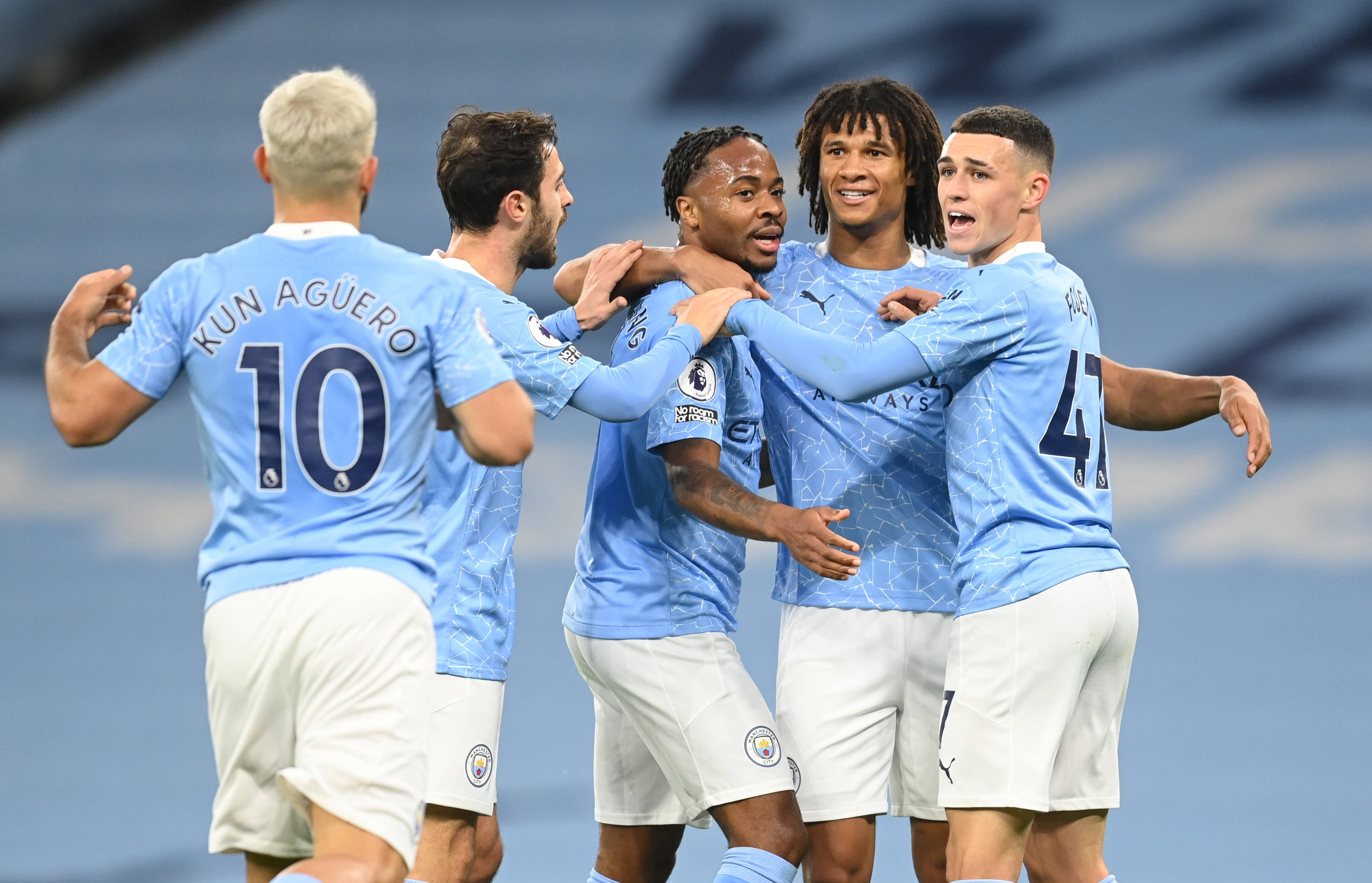 马德兴：海港三连冠胜在稳定二字；塞蒂恩下课因率队员讨薪（马德兴：海港三连冠源自稳定；塞蒂恩因带队讨薪遭下课）