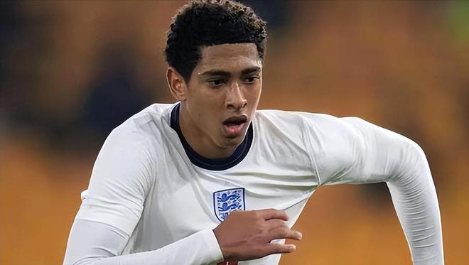 梅开二度，弗格森成为第3位代表意大利球队欧战进球的爱尔兰人（弗格森独中两元，成第三位在欧战为意大利俱乐部进球的爱尔兰球员）