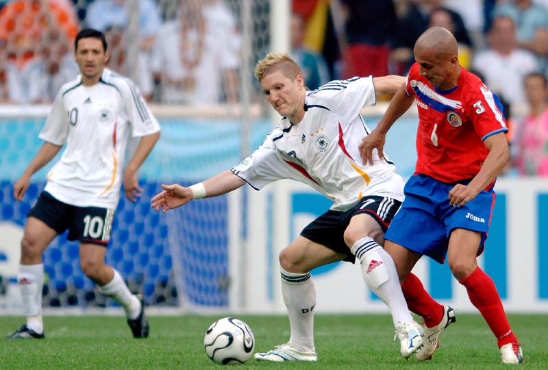 梅西是否参加世界杯？斯卡洛尼：我不知道；踢安哥拉他会出场（梅西世界杯前景未明 斯卡洛尼：对阵安哥拉将出场）