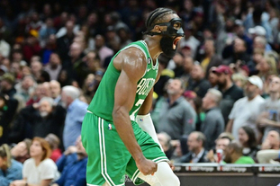 客场龙！掘金斩获赛季客场10连胜，继续刷新队史纪录（掘金客场10连胜，队史纪录再度刷新）