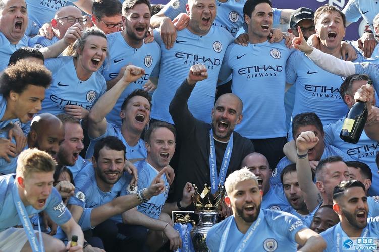 曼联中场梅努的未来：从边缘到重生（从边缘到崛起：曼联中场梅努的前路）