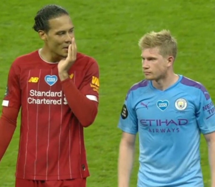 卡拉格再谈萨拉赫炮轰事件：就是丢人现眼，还有人为他辩护？（卡拉格重提萨拉赫争议：丢脸至极，竟还有人替他开脱？）