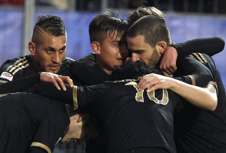 NBA第一球痴！塔图姆穿保护靴+水下训练，连出席婚礼都要训练（NBA头号训练狂！塔图姆穿护靴做水下训练，参加婚礼也不忘加练）