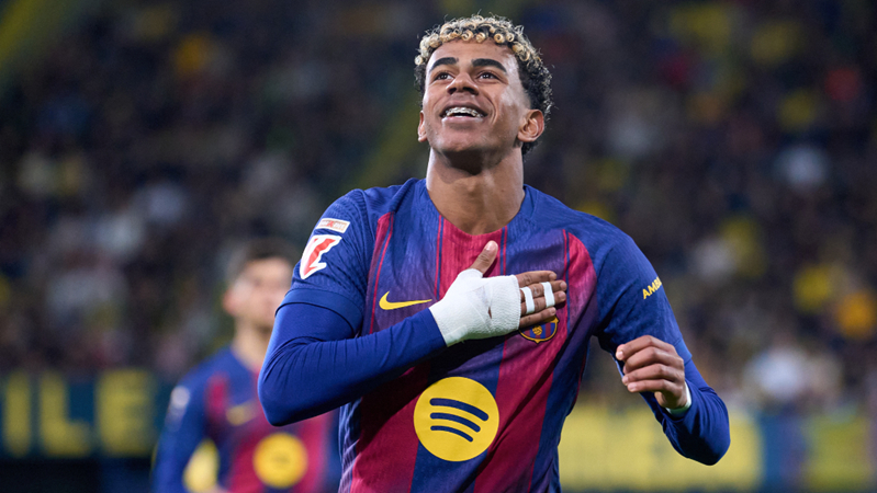 坐镇中场，指挥调度🪄让我们一起继续创造新的历史⭐（掌控中场，运筹帷幄🪄携手续写全新辉煌⭐）