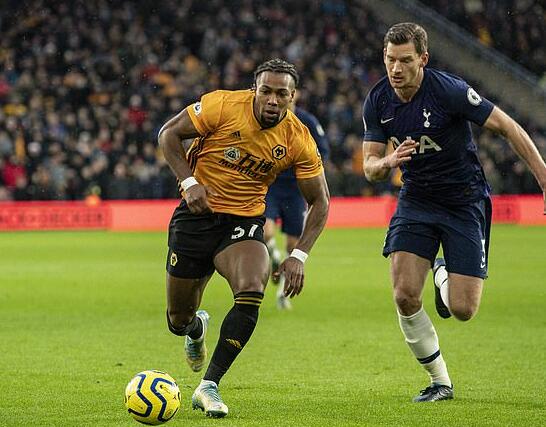 残特奥会举重比赛在东莞石龙开赛，134名运动员参与力量角逐（东莞石龙拉开残特奥会举重赛帷幕，134名选手同台比拼力量）