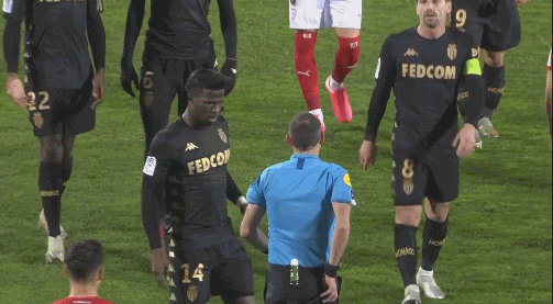 最后连失绝平三分！贺希宁19中9空砍21+8+8 三分6中0（末段连失追平三分！贺希宁19投9中空砍21+8+8，三分6投0中）