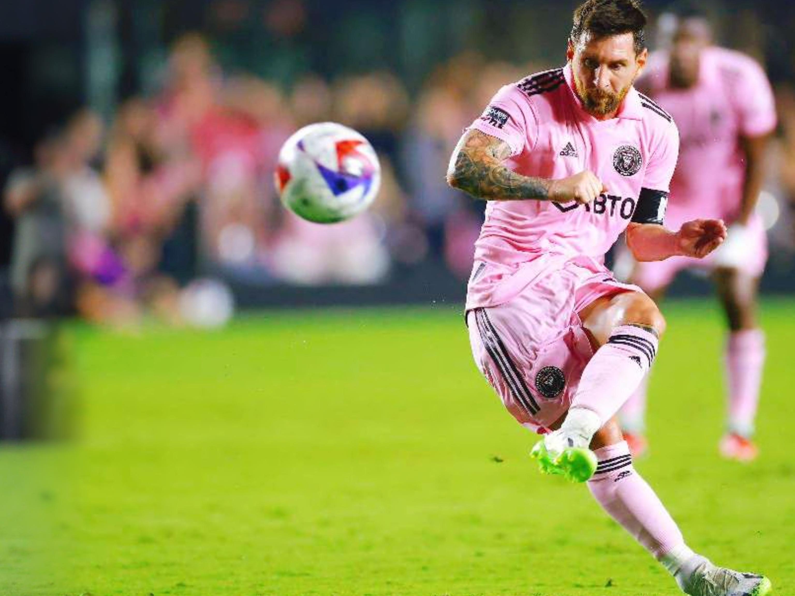 F1阿布扎比站第一练习：诺里斯最快，维斯塔潘紧随其后，勒克莱尔非第四（F1阿布扎比站FP1：诺里斯领跑，维斯塔潘紧追，勒克莱尔居第4）