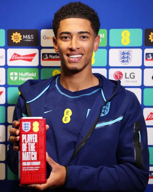 明智抉择？AC米兰意大利杯出局未必坏事，专注单线全力冲击意甲冠军（换个角度看：AC米兰意杯出局或成利好，专注联赛全力冲击意甲冠军）