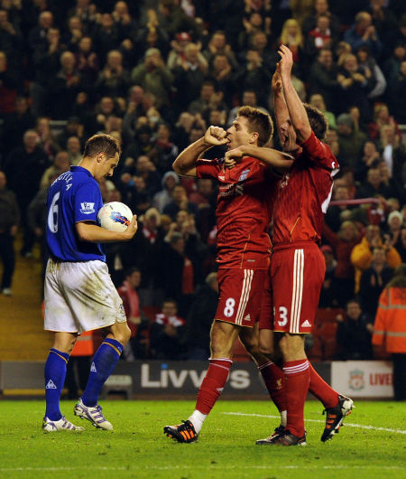 布朗本赛季第13次砍下30+，上赛季含季后赛仅10次（布朗本季30+已达13场，上季含季后赛才10场）