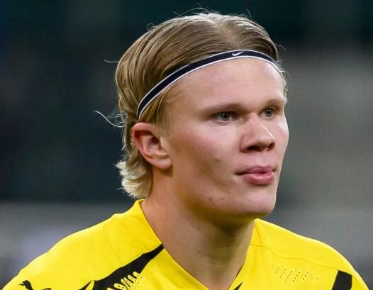 科曼：荷兰足球的人才太多了，我对明年的世界杯充满了期待（科曼：荷兰足球人才济济，我对明年世界杯信心十足）