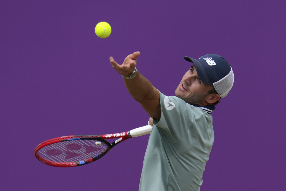 足坛一夜动态：尤文租借切尔西后卫！拜仁官宣门将 日本国脚加盟法甲